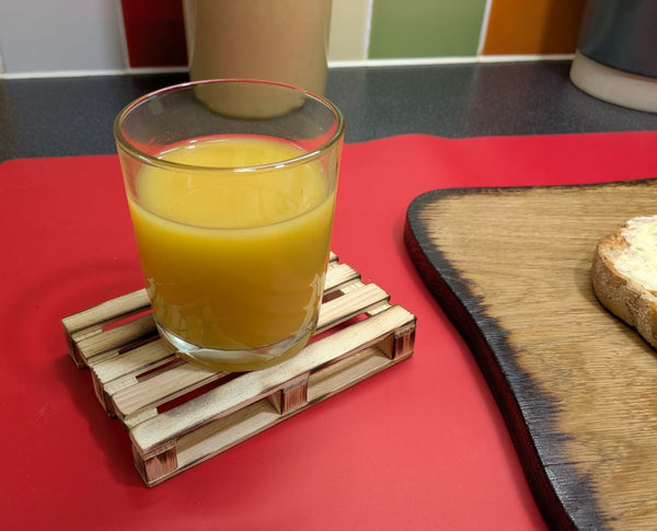 PALLET STYLE DRINKS COASTER AND TOAST STYLE OAK SERVING BOARD