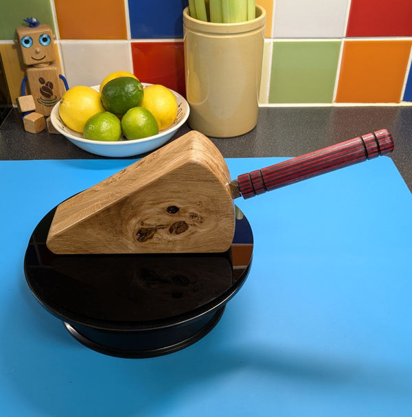 OAK CHEESE WEDGE KNIFE BLOCK - TRUE TO NATURE- WITH CHEESE KNIFE (blockA6)