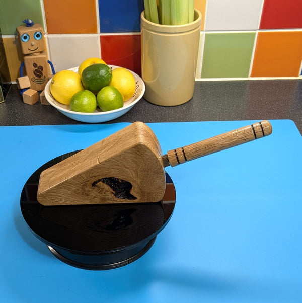 OAK CHEESE WEDGE KNIFE BLOCK - TRUE TO NATURE- WITH CHEESE KNIFE (blockA7)