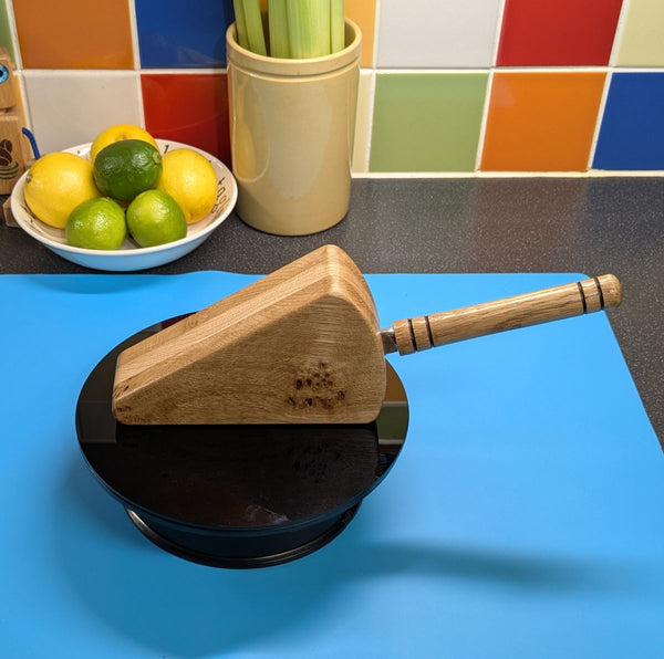 OAK CHEESE WEDGE KNIFE BLOCK - TRUE TO NATURE- WITH CHEESE KNIFE (blockA8)