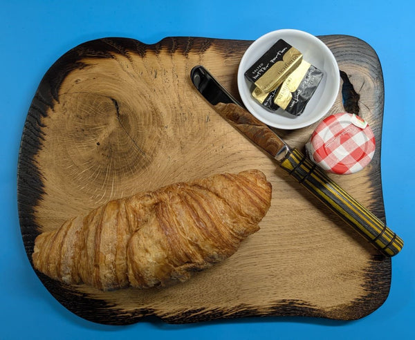 'TOAST-STYLE' OAK SERVING BOARD (with burnt edge) TRUE TO NATURE – LARGE