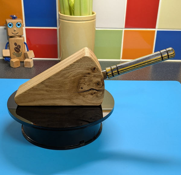 OAK CHEESE WEDGE KNIFE BLOCK - TRUE TO NATURE- WITH CHEESE KNIFE (blockA9)