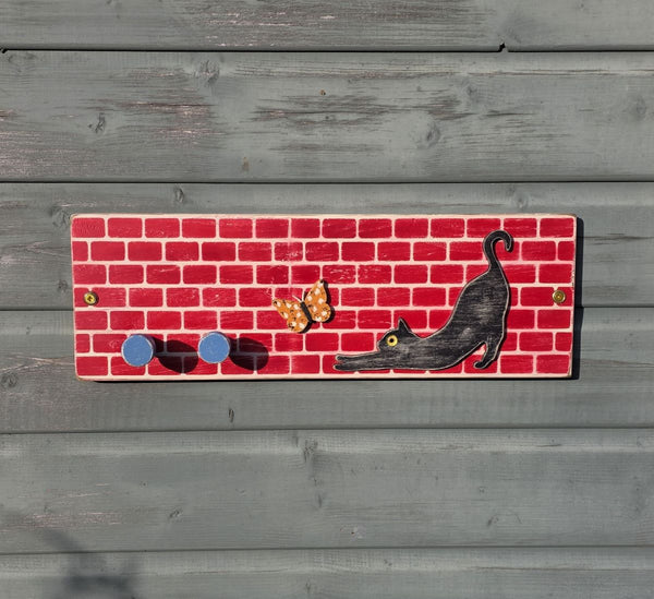 WALL ART HANGER FOR CAT LEADS