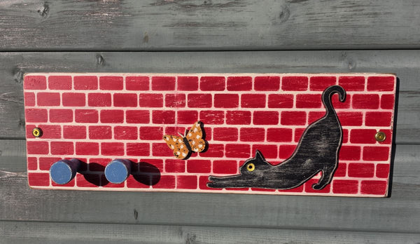 WALL ART HANGER FOR CAT LEADS