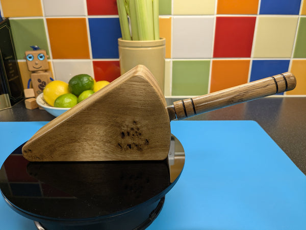 OAK CHEESE WEDGE KNIFE BLOCK - TRUE TO NATURE- WITH CHEESE KNIFE (blockA8)