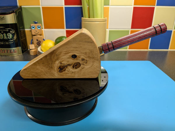 OAK CHEESE WEDGE KNIFE BLOCK - TRUE TO NATURE- WITH CHEESE KNIFE (blockA6)