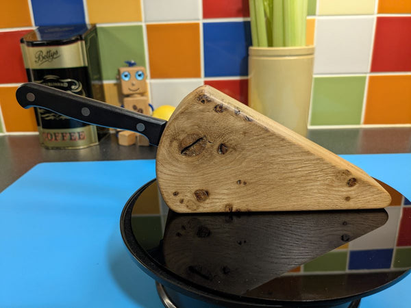 OAK CHEESE WEDGE KNIFE BLOCK - TRUE TO NATURE- WITH CHEESE KNIFE (blockA5)