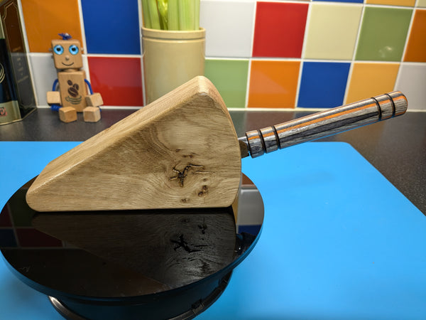 OAK CHEESE WEDGE KNIFE BLOCK - TRUE TO NATURE- WITH CHEESE KNIFE (blockA10)