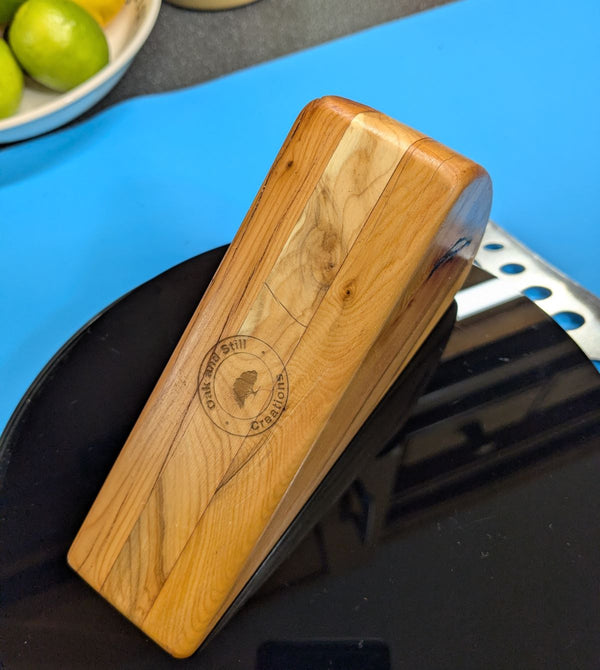 YEW CHEESE WEDGE KNIFE BLOCK - TRUE TO NATURE - WITH CHEESE KNIFE (blockA4)