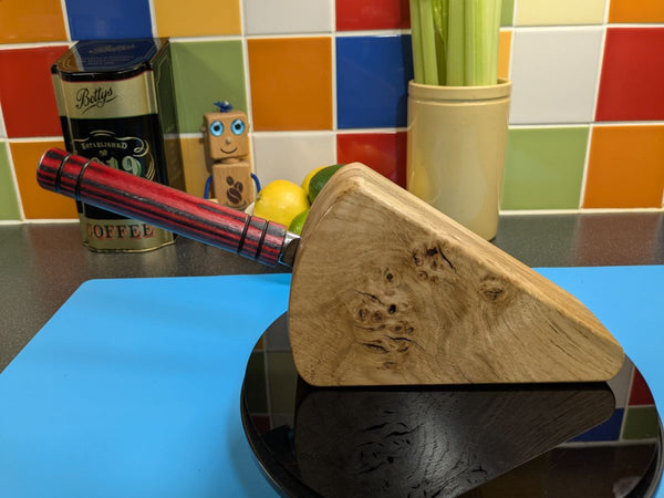 OAK CHEESE WEDGE KNIFE BLOCK - TRUE TO NATURE- WITH CHEESE KNIFE (blockA6)