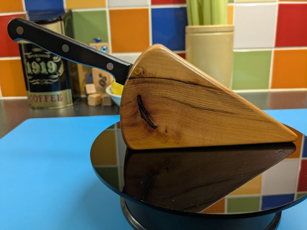 YEW CHEESE WEDGE KNIFE BLOCK - TRUE TO NATURE - WITH CHEESE KNIFE (blockA4)