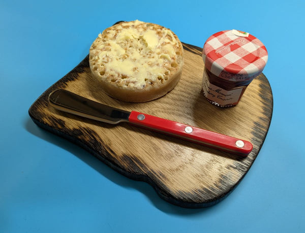 'TOAST-STYLE' OAK SERVING BOARD (with burnt edge) - SMALL