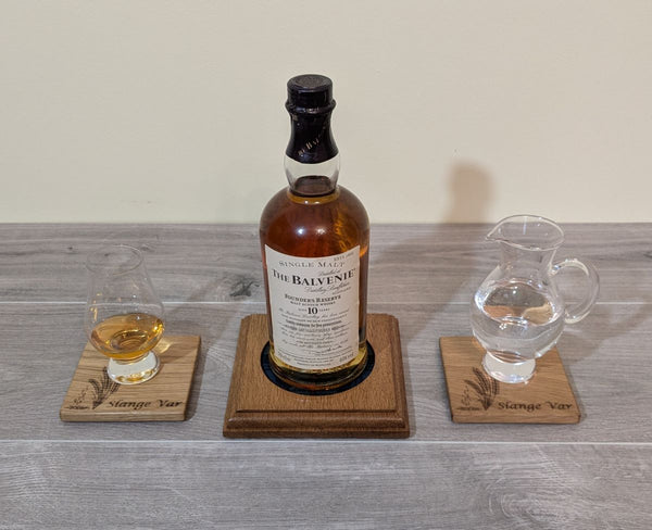 WHISKY DISPLAY PLINTH with A PAIR OF OAK COASTERS