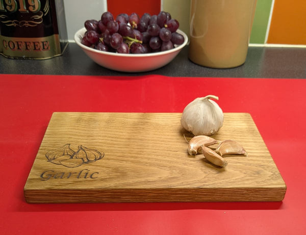 OAK GARLIC CHOPPING BOARD