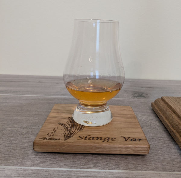 WHISKY DISPLAY PLINTH with A PAIR OF OAK COASTERS