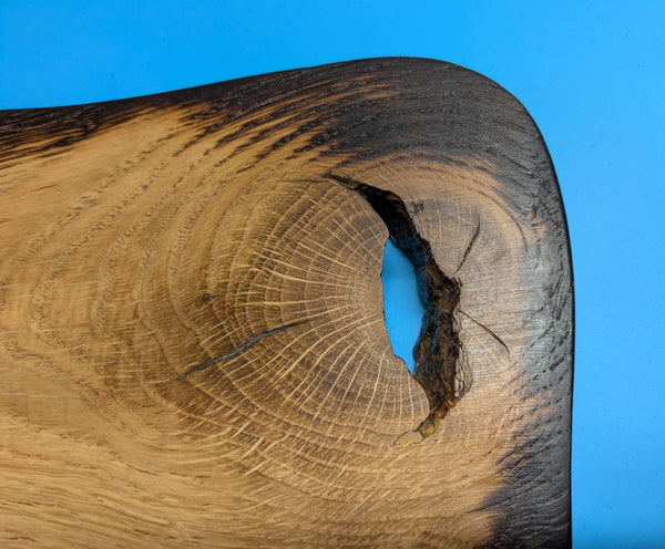 'TOAST-STYLE' OAK SERVING BOARD (with burnt edge) TRUE TO NATURE – LARGE