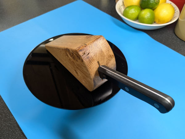 OAK CHEESE WEDGE KNIFE BLOCK - TRUE TO NATURE- WITH CHEESE KNIFE (blockA5)