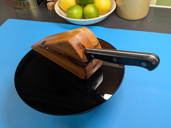 YEW CHEESE WEDGE KNIFE BLOCK - TRUE TO NATURE - WITH CHEESE KNIFE (blockA4)