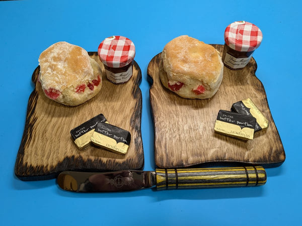 TOAST RACK SET inc A PAIR OF OAK 'TOAST-STYLE' BOARDS