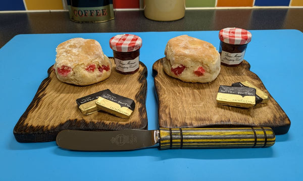 TOAST RACK SET inc A PAIR OF OAK 'TOAST-STYLE' BOARDS