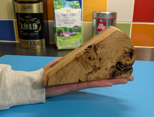 OAK CHEESE WEDGE KNIFE BLOCK - TRUE TO NATURE - WITH CHEESE KNIFE (blockA1)