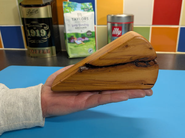 YEW CHEESE WEDGE KNIFE BLOCK - TRUE TO NATURE - WITH CHEESE KNIFE (blockA4)