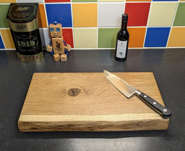 OAK LIVE-EDGE CHOPPING BOARD