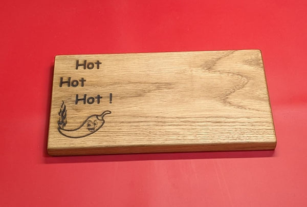 OAK CHILLI CHOPPING BOARD