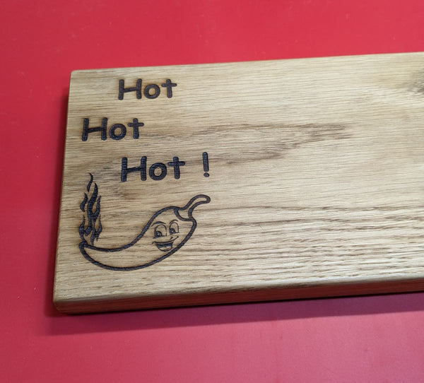 OAK CHILLI CHOPPING BOARD