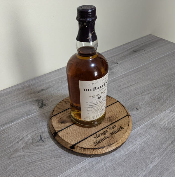 OAK 'BARREL LID STYLE' BOTTLE DISPLAY PLINTH  "SLANGE VAR"