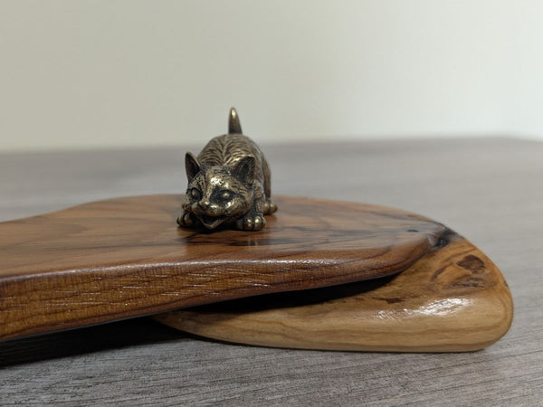 YEW DISPLAY PLINTH WITH SOLID BRASS "OLD TOM THE DISTILLERY CAT" ORNAMENT
