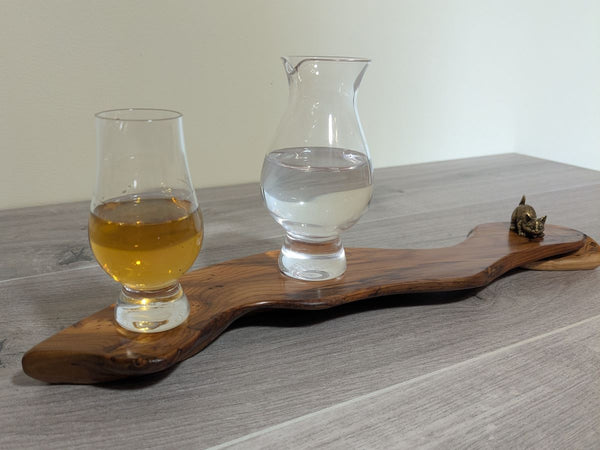 YEW DISPLAY PLINTH WITH GLENCAIRN WEE WHISKY GLASS & WEE WATER JUG & BRASS CAT ORNAMENT