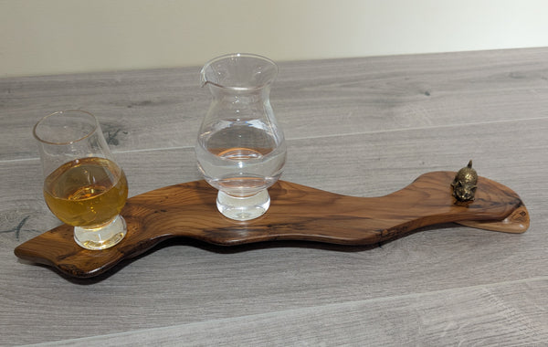 YEW DISPLAY PLINTH WITH GLENCAIRN WEE WHISKY GLASS & WEE WATER JUG & BRASS CAT ORNAMENT