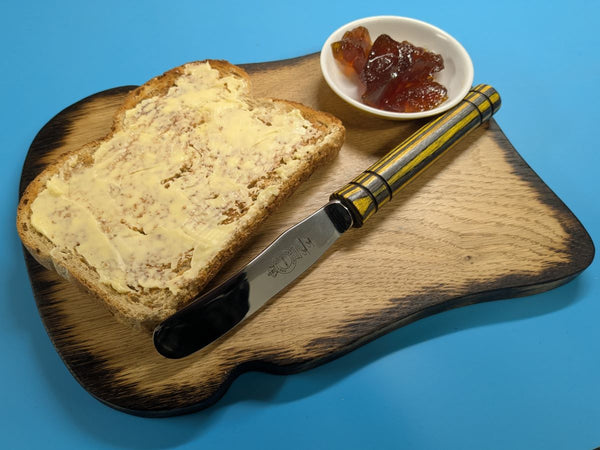 'TOAST-STYLE OAK' SERVING BOARD (with burnt edge) – MEDIUM
