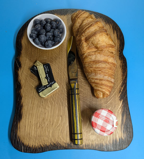 'TOAST-STYLE' OAK SERVING BOARD (with burnt edge)  - LARGE